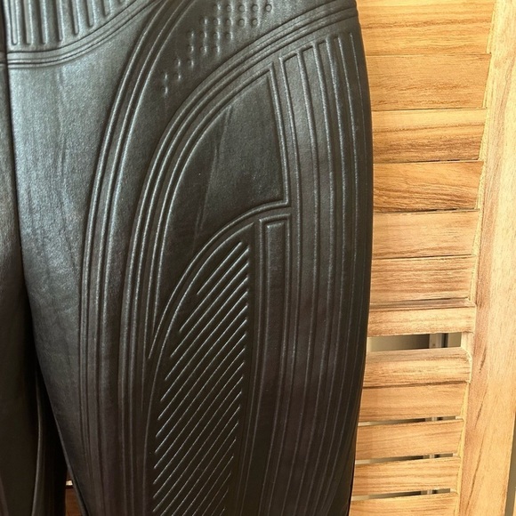 MUGLER  Embossed crop Pants Size L - Picture 7 of 11